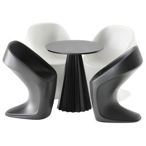 Ufo Chair By Vondom And Plisse Table By Midj