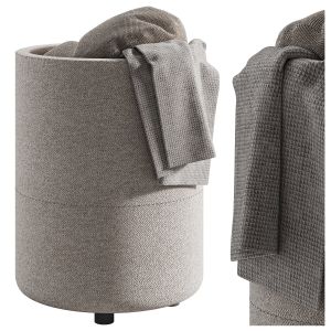 132 Laundry Basket With Towels